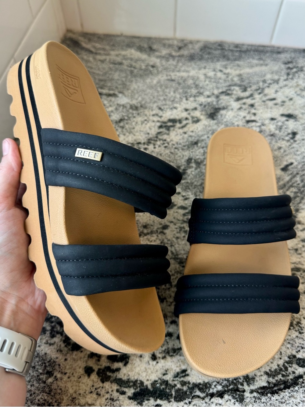 Reef Kaia 2 Bar Sandal in Black. Size 8. EUC.